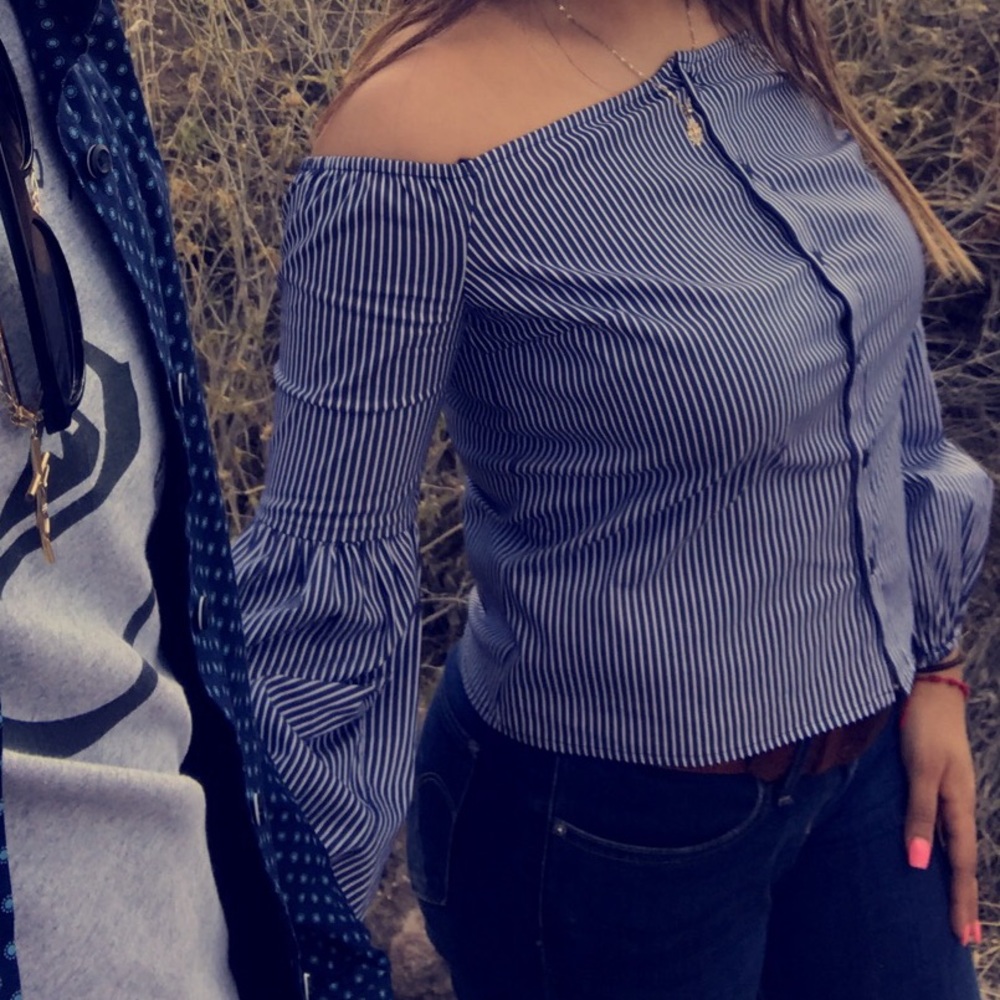 Express striped puff sleeve shirt
